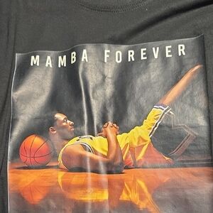 Black 'Mamba Forever' Graphic T-Shirt